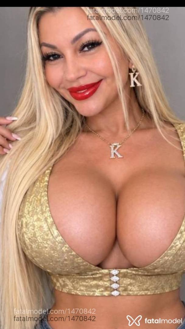 Acompanhante mulher loira (o) de olhos castanhos - Gabi