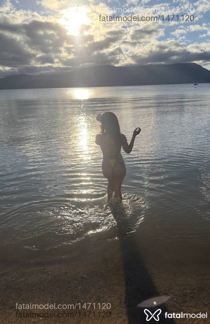 Acompanhante mulher morena (o) de olhos castanhos em Araranguá Acompanhante mulher morena (o) de olhos castanhos em Araranguá - Jessica Bellaver