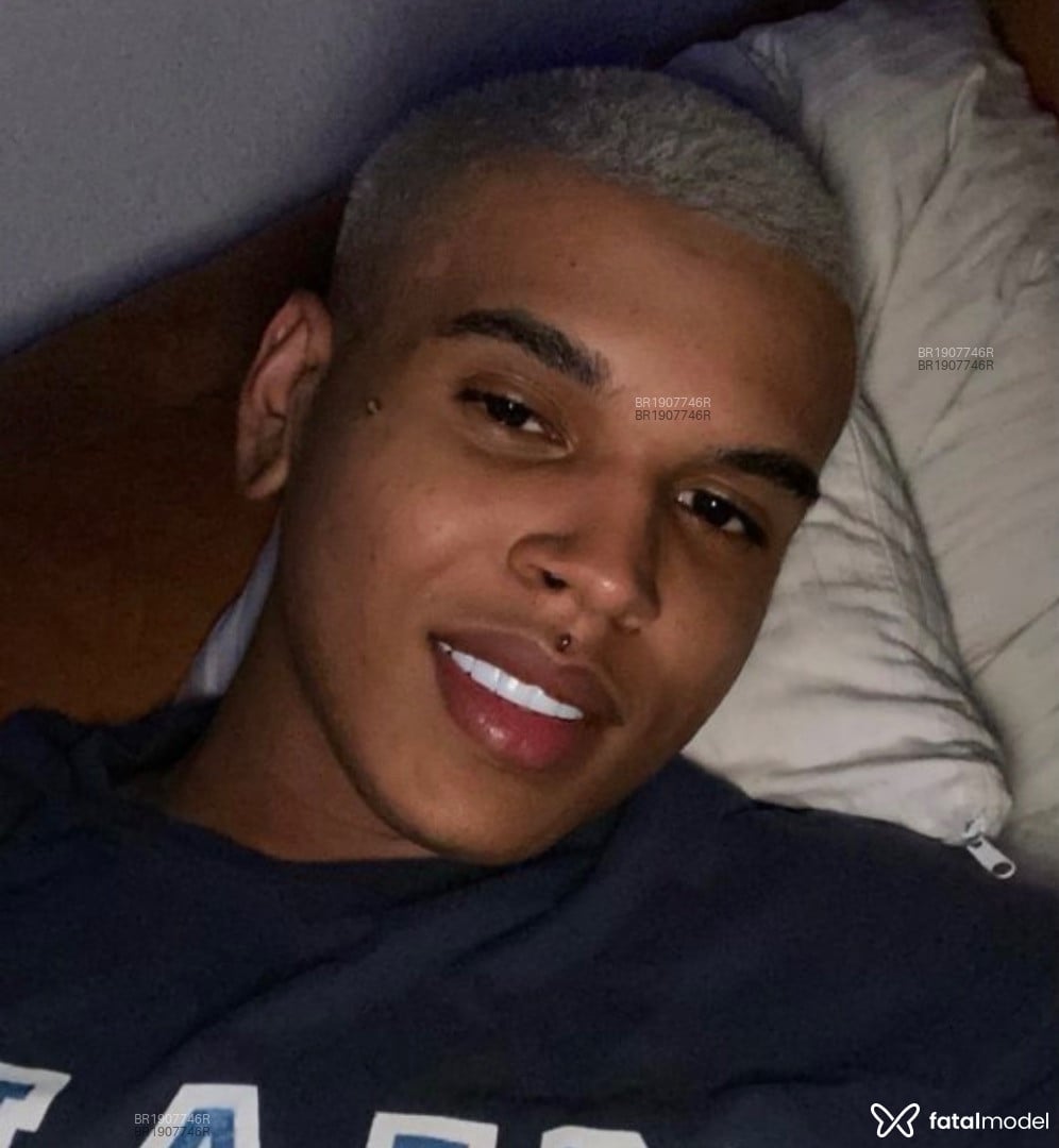 Acompanhante homem loira (o) de olhos pretos em São Paulo Acompanhante homem loira (o) de olhos pretos em São Paulo - Anthony