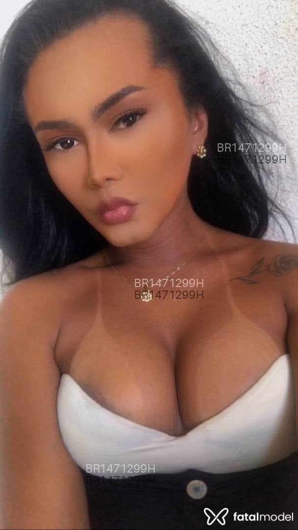 Acompanhante mulher trans com cabelo castanho de olhos castanhos em Acaraú - Biianquinha
