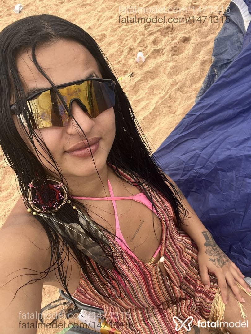 Acompanhante mulher trans morena (o) de olhos pretos - Agatha