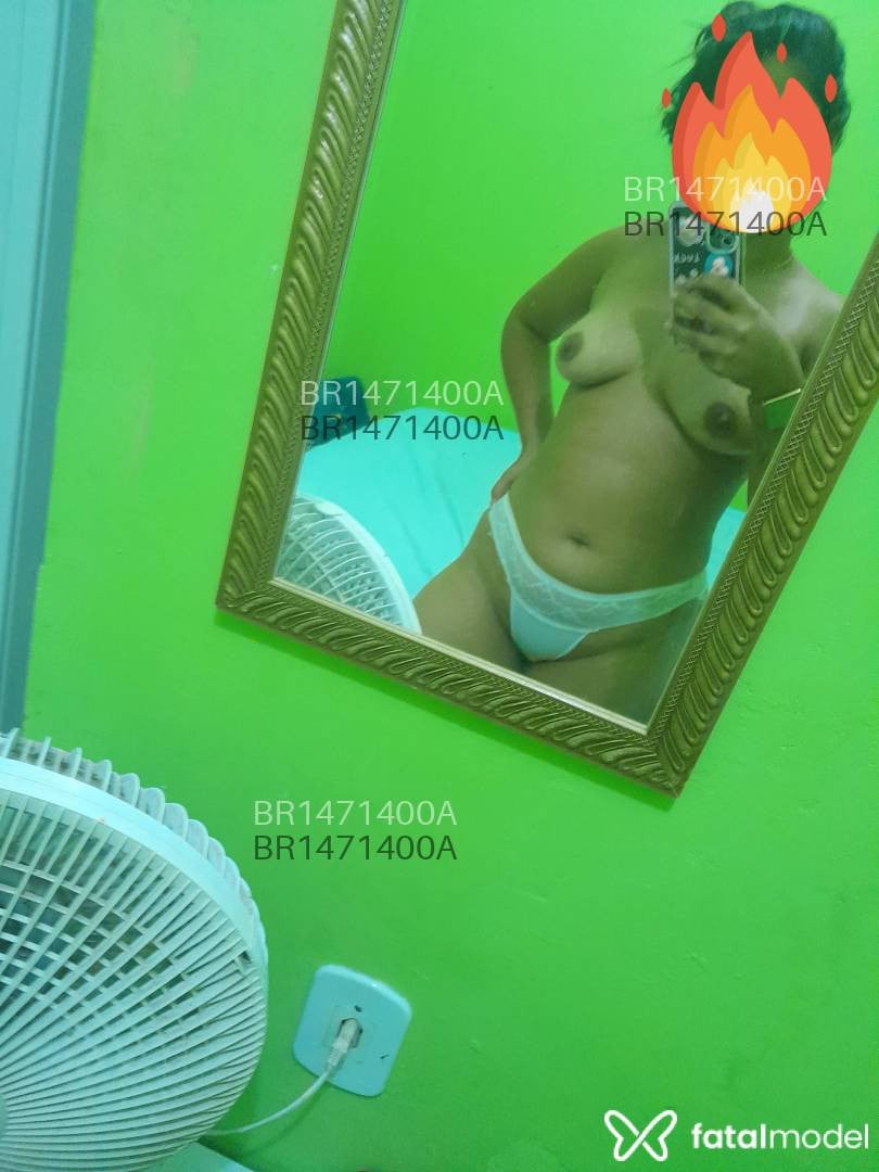 Acompanhante mulher com cabelo castanho de olhos castanhos em Caruaru - Thais