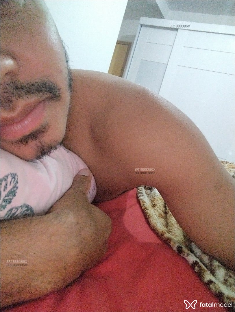 Acompanhante homem morena (o) de olhos pretos em Maringá - Leozinho