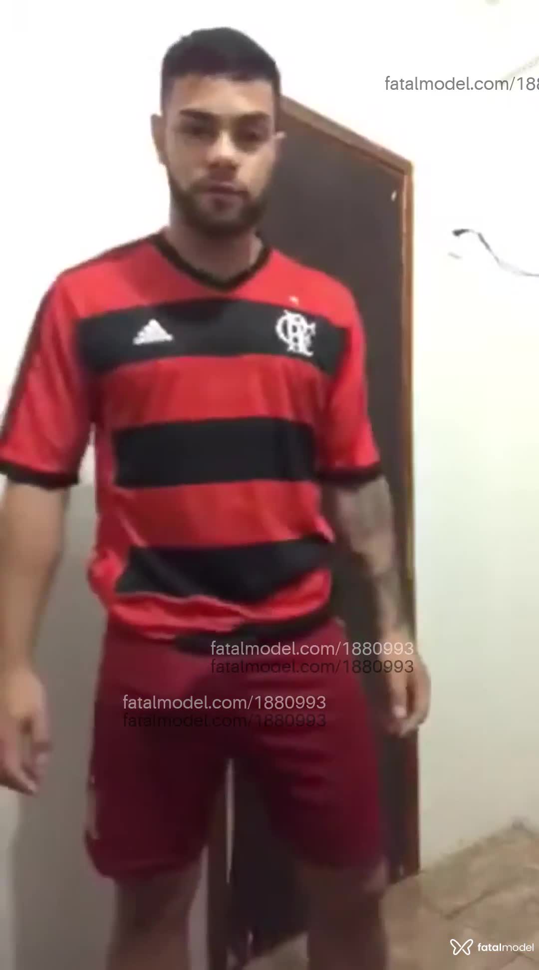 Acompanhante homem morena (o) de olhos castanhos em Rio de Janeiro - Yago