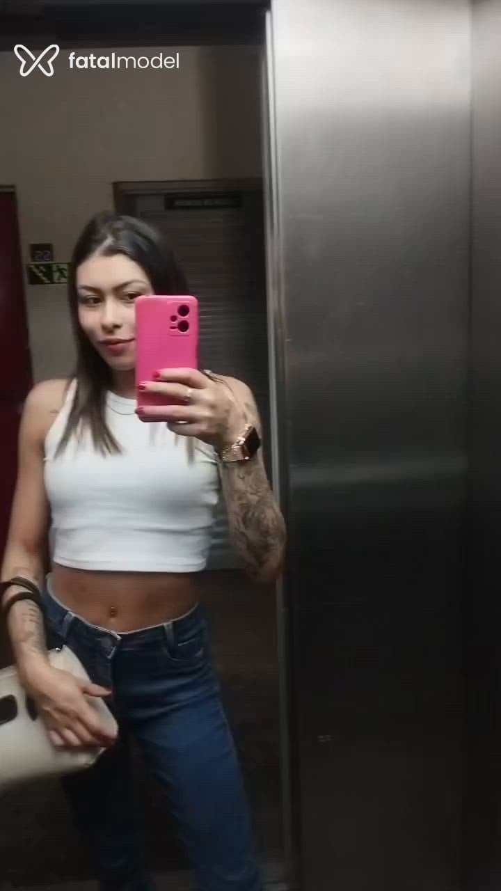 Acompanhante mulher loira (o) de olhos castanhos em Goiânia Acompanhante mulher loira (o) de olhos castanhos em Goiânia - Júlia