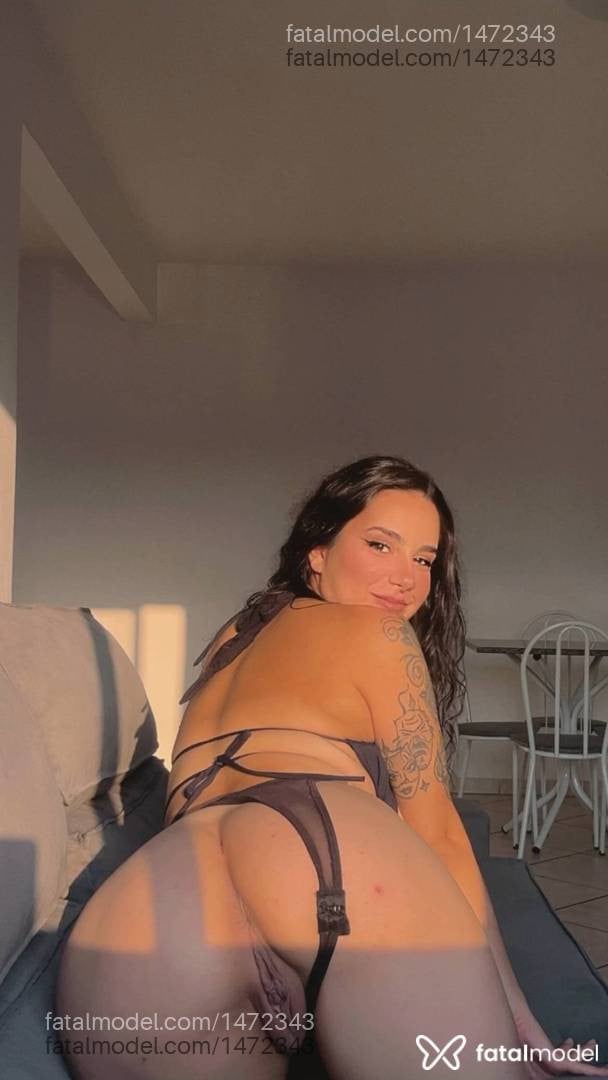 Acompanhante mulher com cabelo castanho de olhos castanhos - Thays