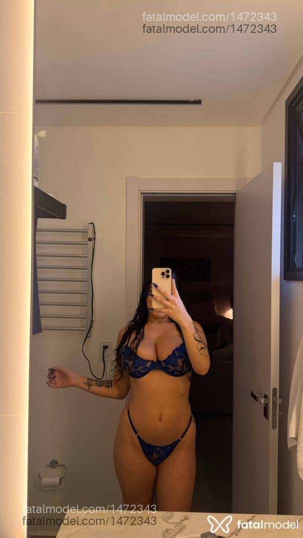 Acompanhante mulher com cabelo castanho de olhos castanhos - Thays
