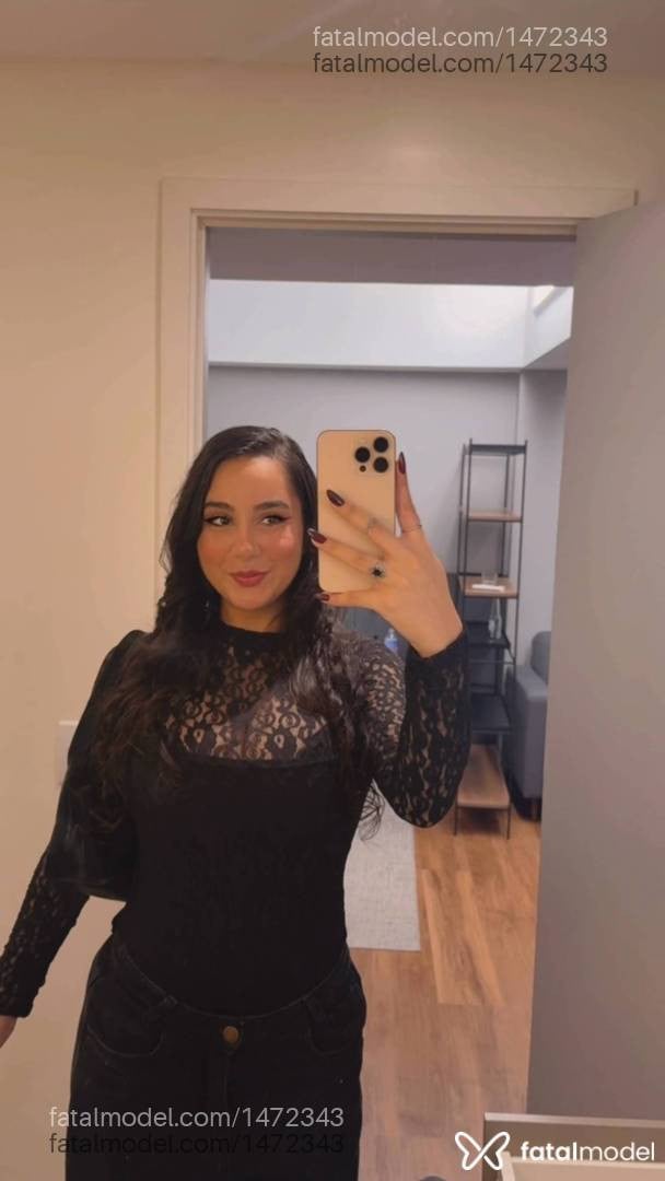 Acompanhante mulher com cabelo castanho de olhos castanhos - Thays