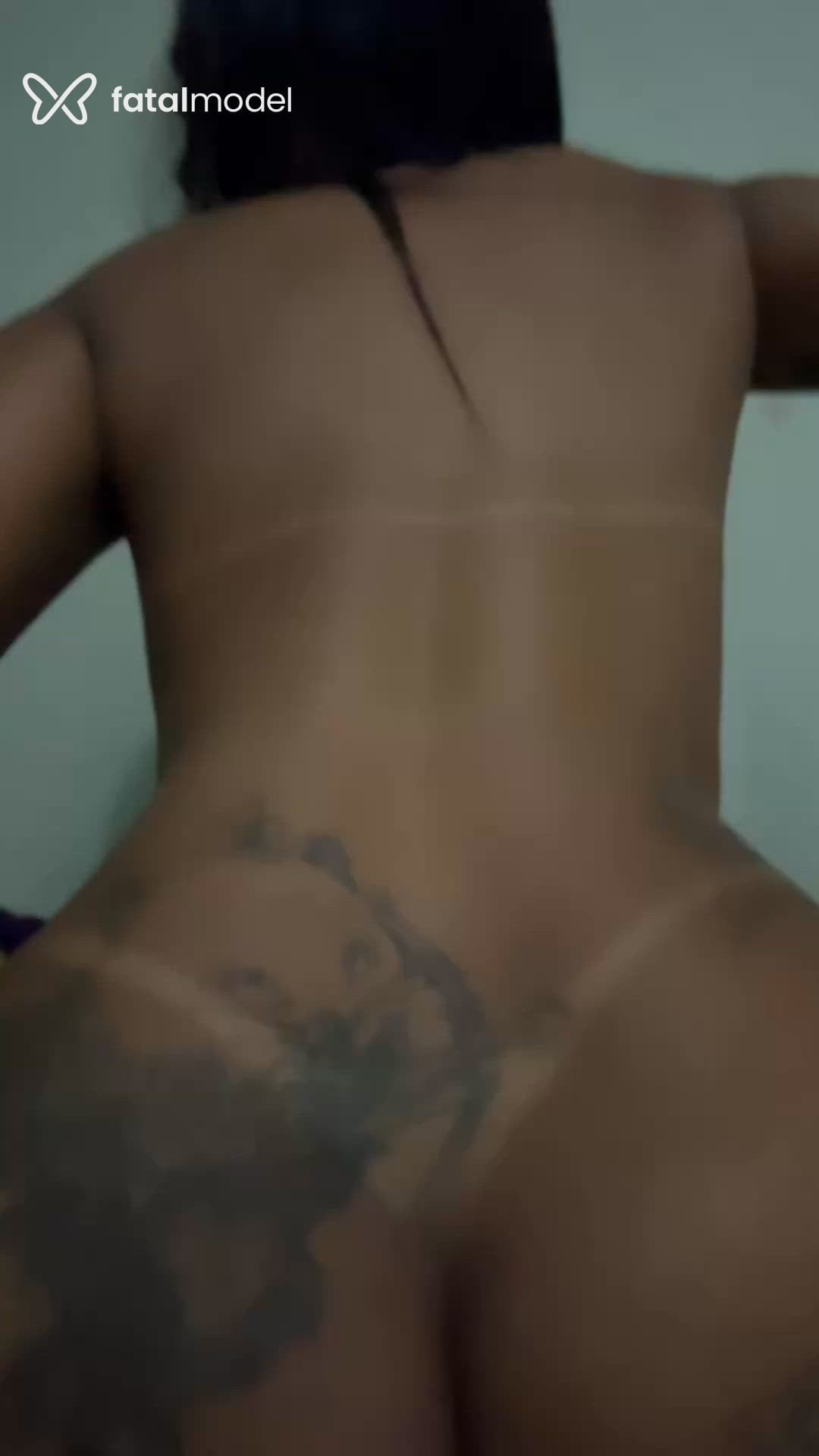 Acompanhante mulher morena (o) de olhos castanhos - Suelen