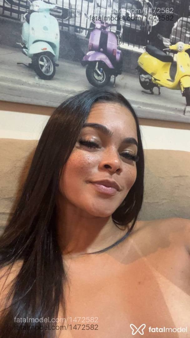 Acompanhante mulher morena (o) de olhos castanhos - Suelen