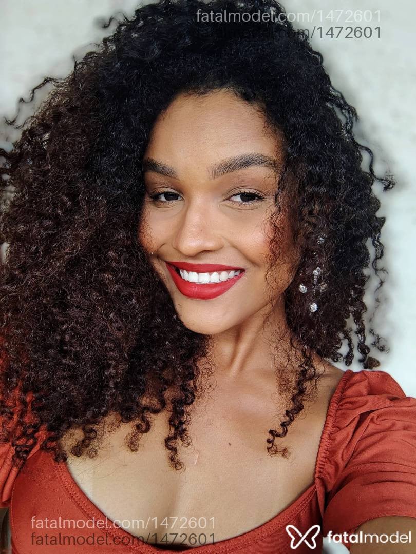 Acompanhante mulher com cabelo castanho de olhos castanhos - Dani Ferreira