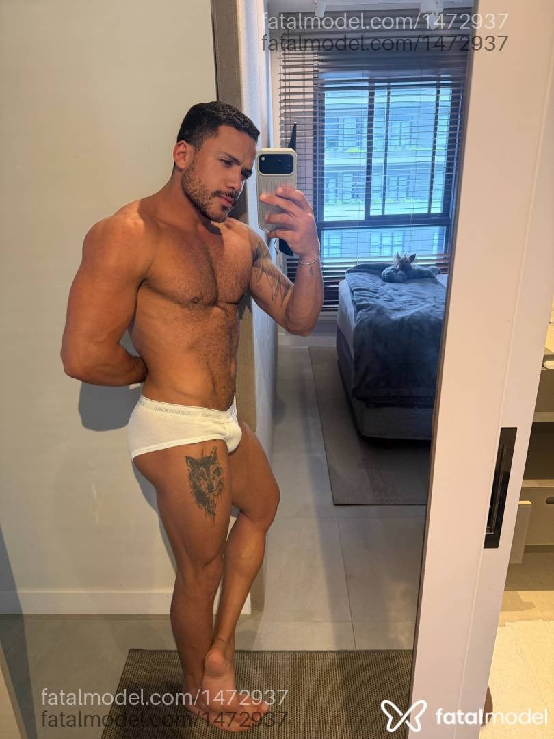 Acompanhante homem morena (o) de olhos pretos - Lorenzo