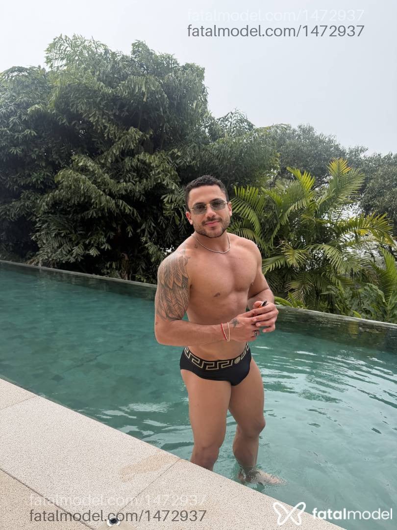 Acompanhante homem morena (o) de olhos pretos - Lorenzo