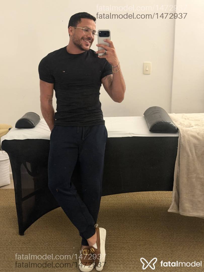 Acompanhante homem morena (o) de olhos pretos - Lorenzo