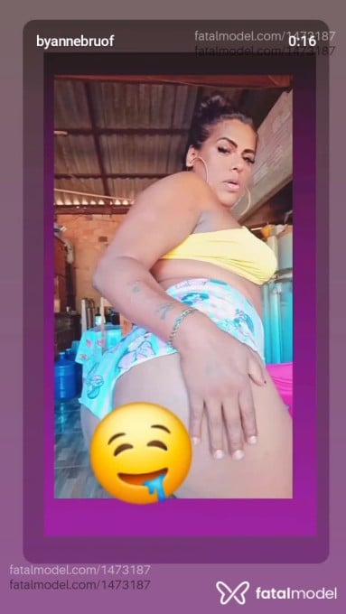Acompanhante mulher trans ruiva (o) de olhos castanhos em Porto Velho - Bahianinha