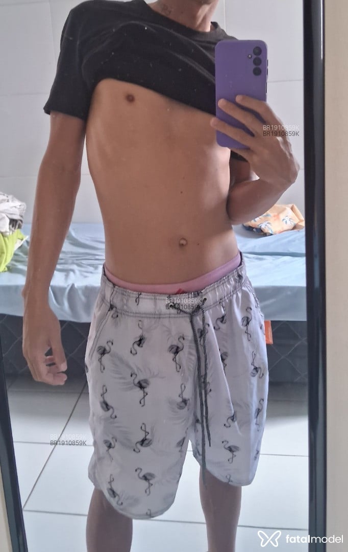 Acompanhante homem com cabelo colorido de olhos castanhos em Aracaju Acompanhante homem com cabelo colorido de olhos castanhos em Aracaju - Jose Borges