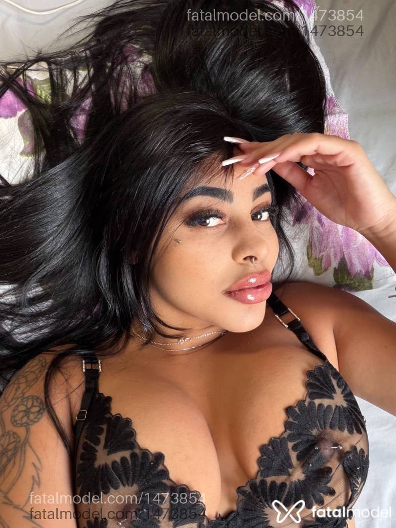 Acompanhante mulher morena (o) de olhos castanhos em Água Boa - Mariana Tavares