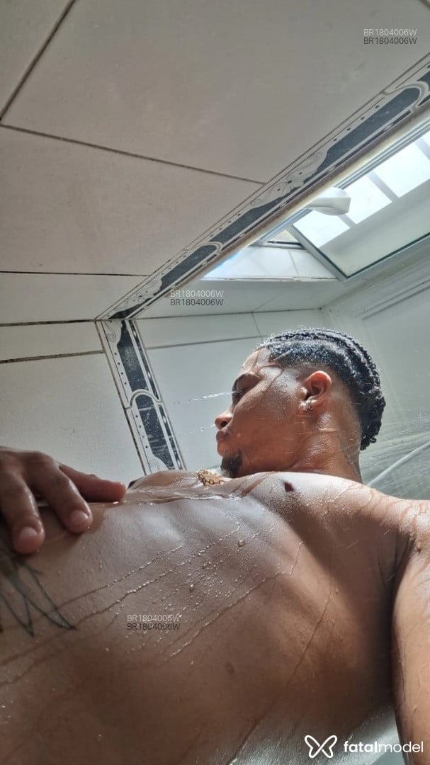 Acompanhante homem morena (o) de olhos castanhos em Salvador - Baiano
