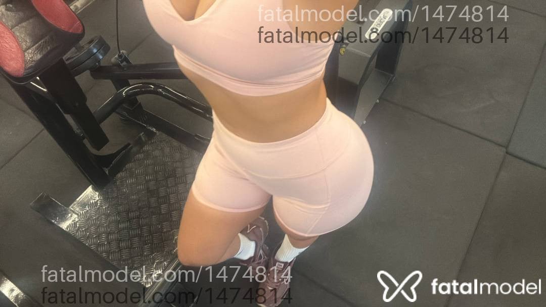 Acompanhante mulher com cabelo castanho de olhos castanhos - Melissa mel