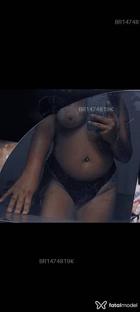 Acompanhante mulher morena (o) de olhos castanhos em Belo Horizonte Acompanhante mulher morena (o) de olhos castanhos em Belo Horizonte - Lariih