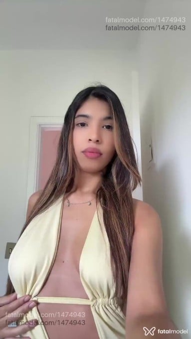 Acompanhante mulher morena (o) de olhos castanhos - Kyara Romano