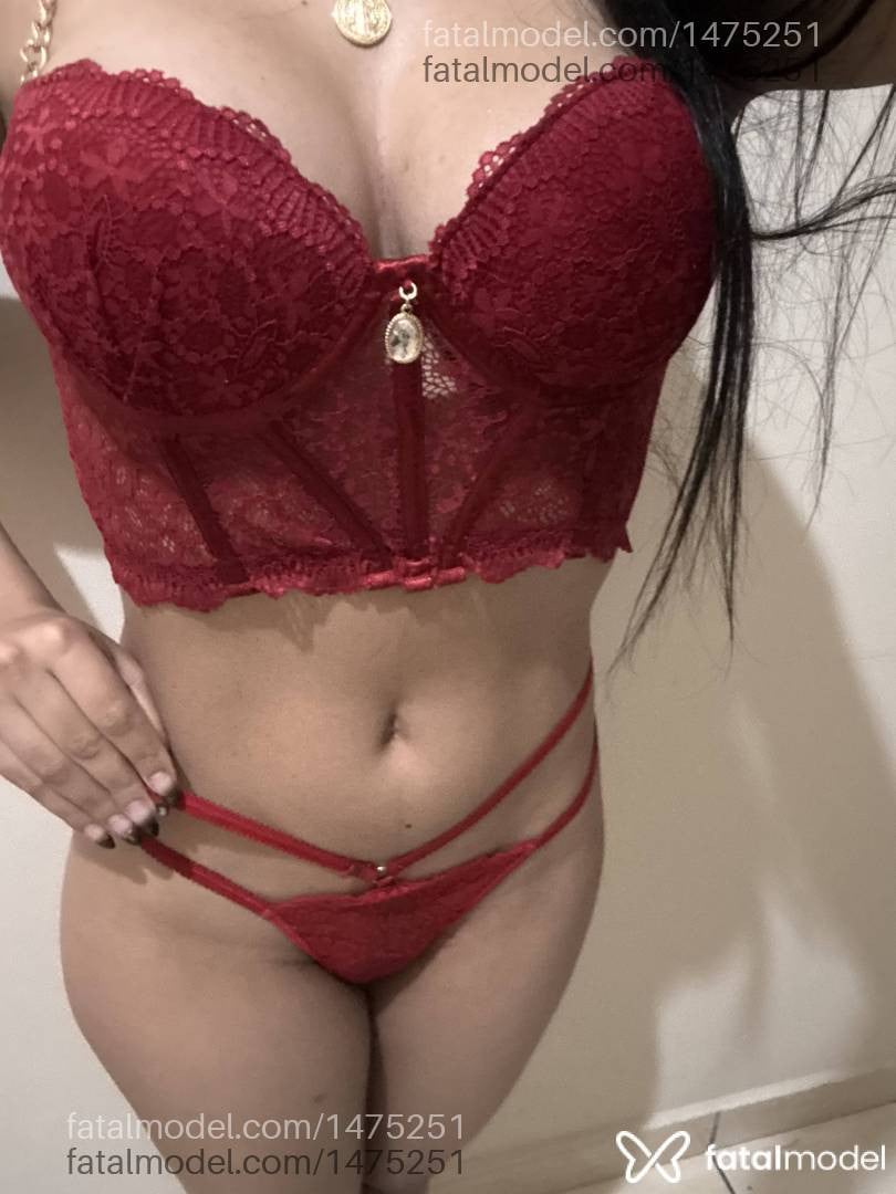 Acompanhante mulher morena (o) de olhos castanhos - Mila Montenegro