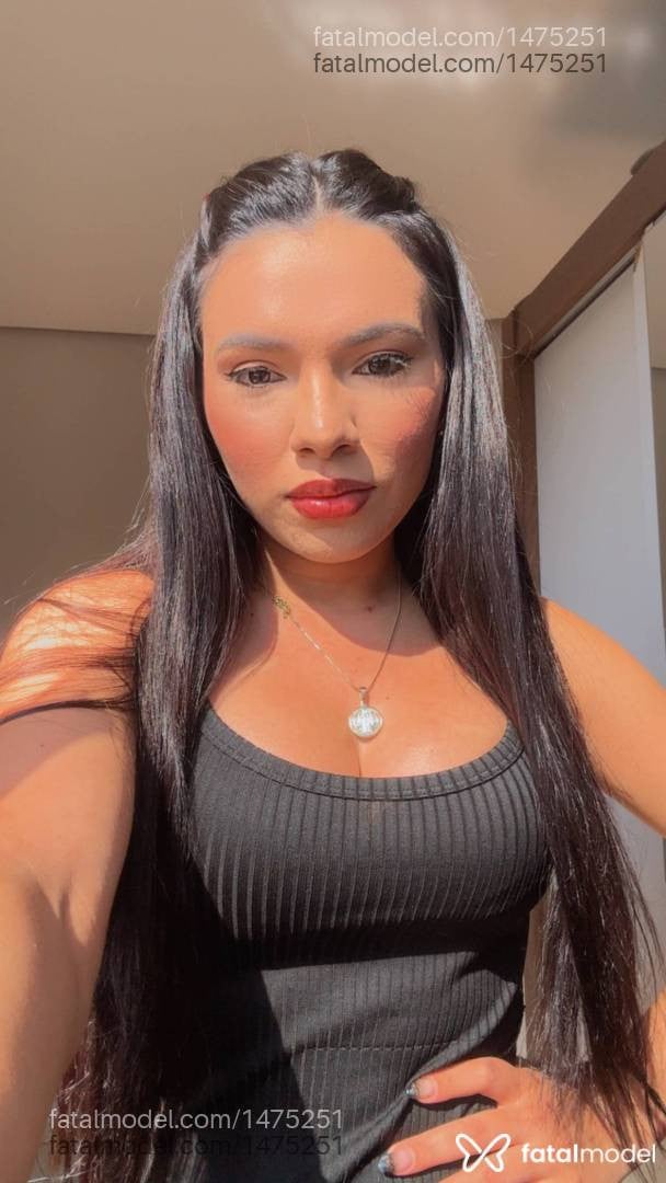 Acompanhante mulher morena (o) de olhos castanhos - Mila Montenegro