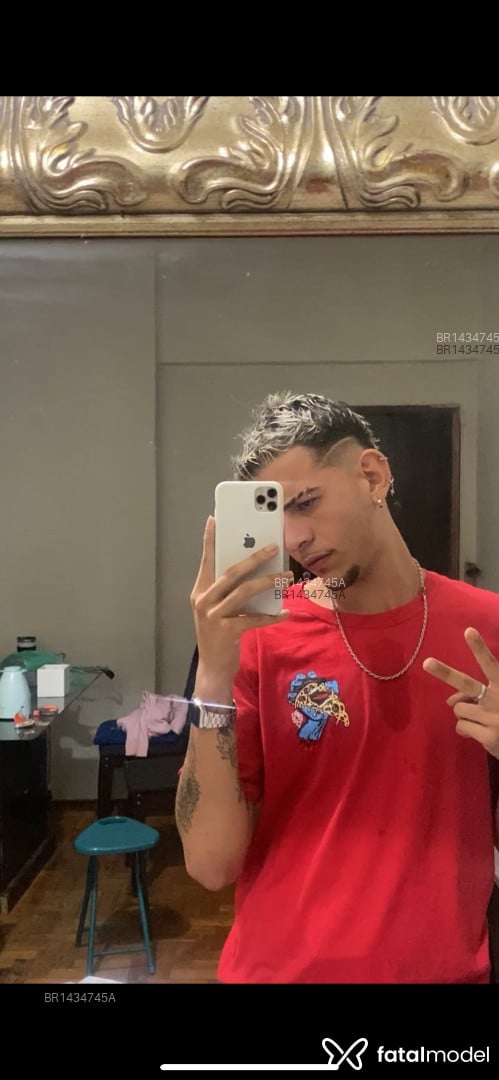 Acompanhante homem com cabelo castanho de olhos mel em São Paulo - Hiago