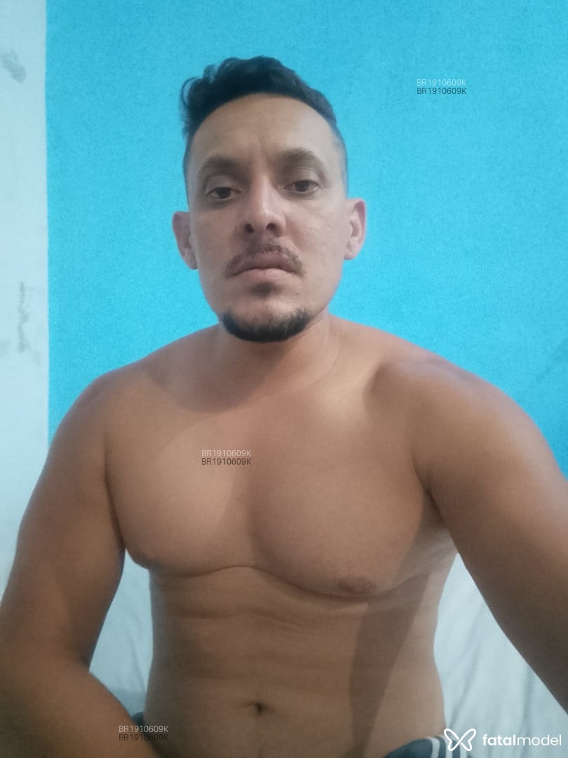 Acompanhante homem morena (o) de olhos pretos - Bebezão