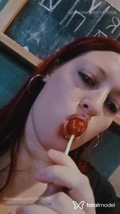 Acompanhante mulher ruiva (o) de olhos azuis - biiaa