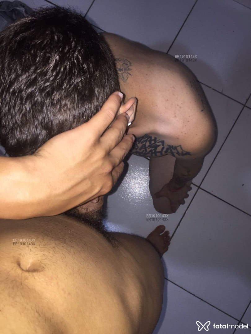 Acompanhante homem com cabelo castanho de olhos castanhos em Fazenda Rio Grande - Felipe