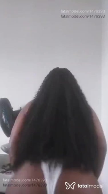 Acompanhante mulher com cabelo castanho de olhos pretos - Lorena