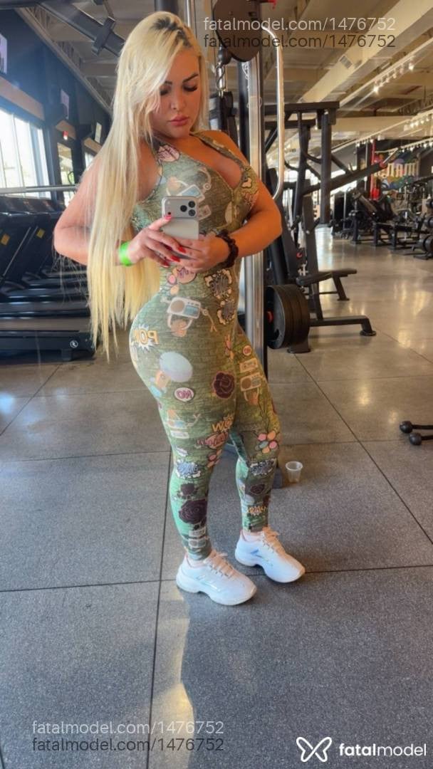 Acompanhante mulher loira (o) de olhos castanhos - Renata Ferrari