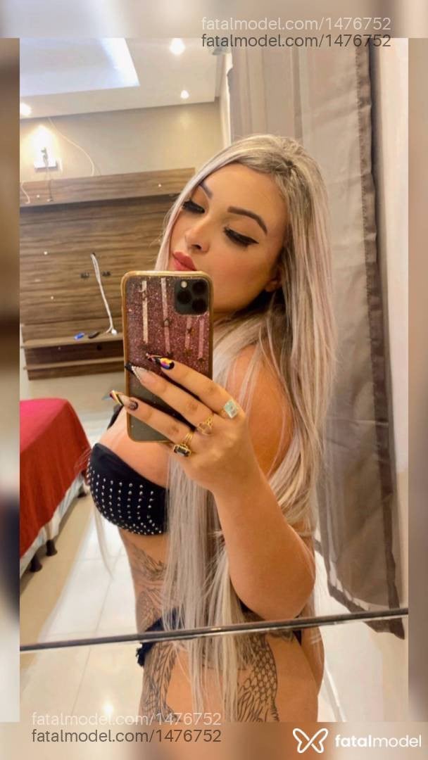 Acompanhante mulher loira (o) de olhos castanhos - Renata Ferrari Acompanhante mulher loira (o) de olhos castanhos - Renata Ferrari