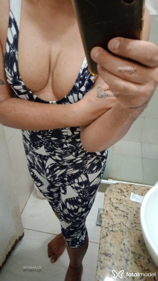 Acompanhante homem morena (o) de olhos castanhos em Rio de Janeiro - Lean