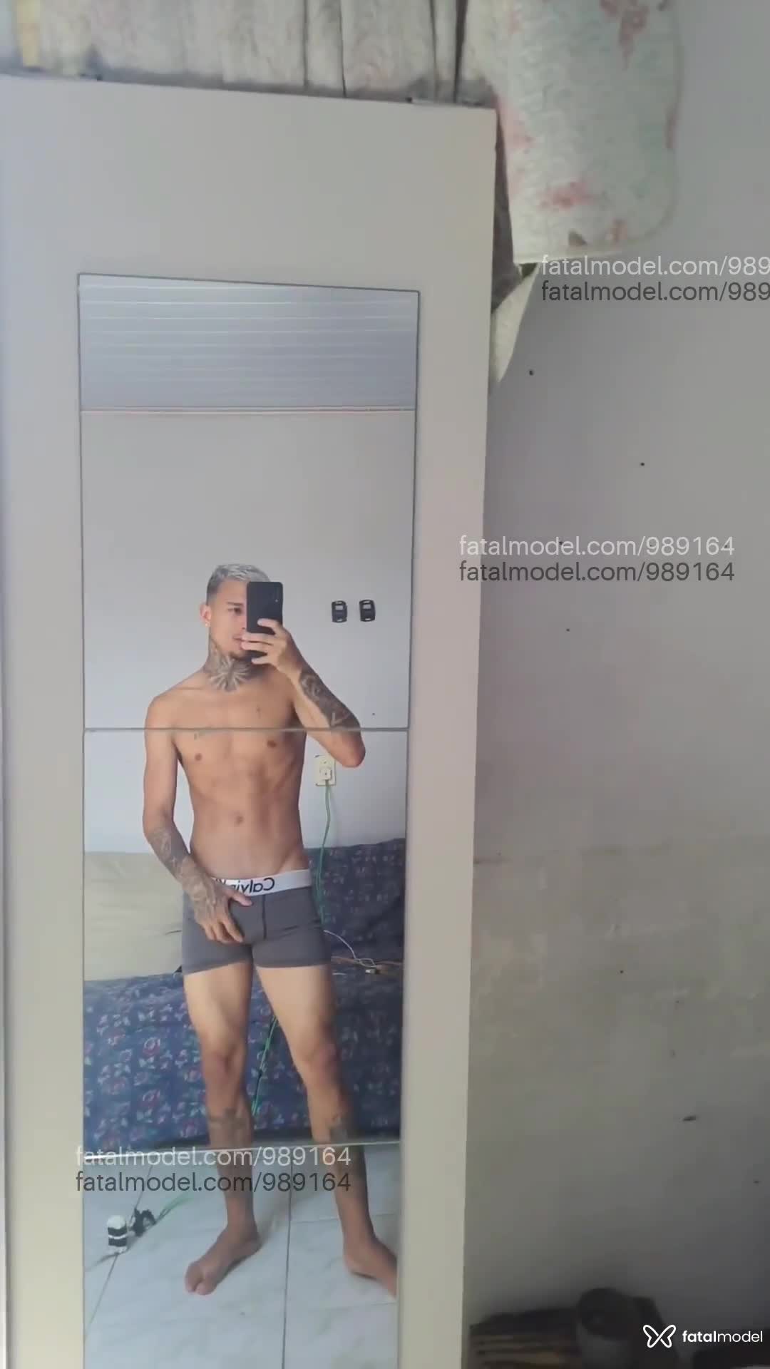 Acompanhante homem morena (o) de olhos castanhos em São José - Gabriel