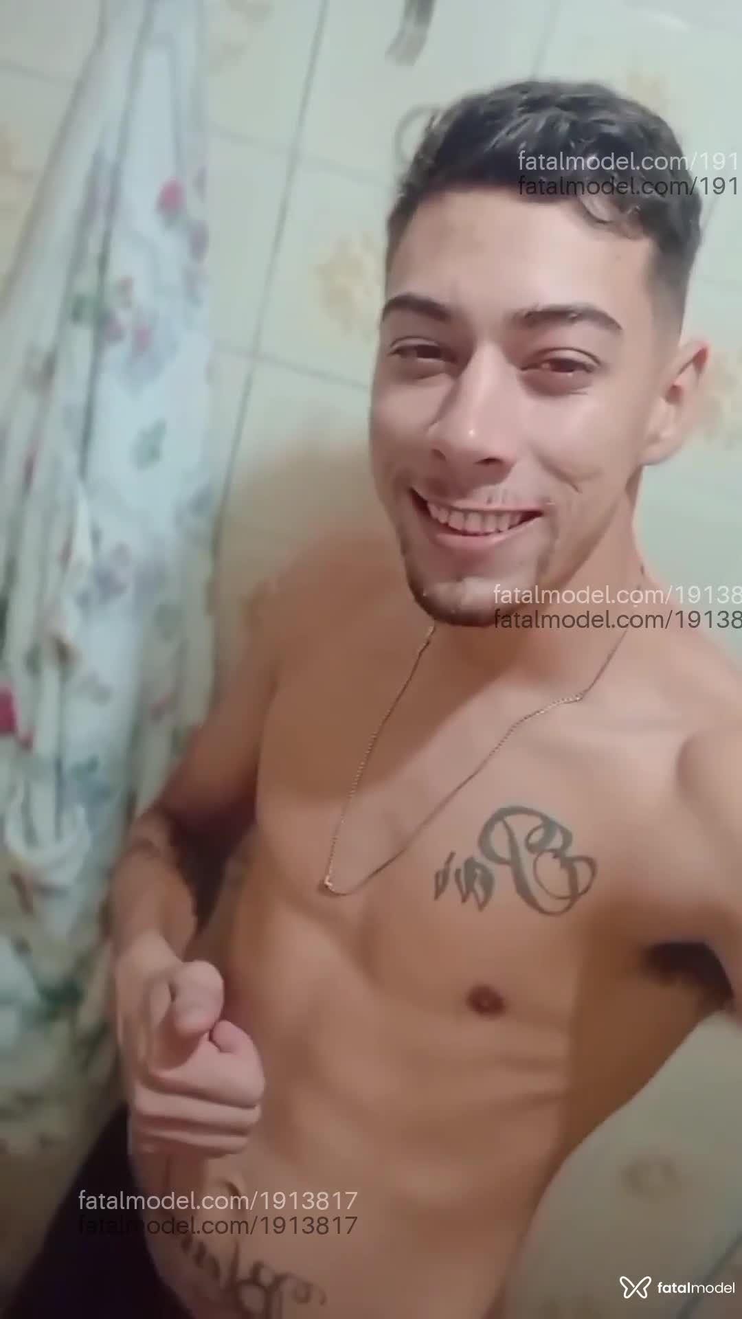Acompanhante homem loira (o) de olhos azuis em Virtual - Deive
