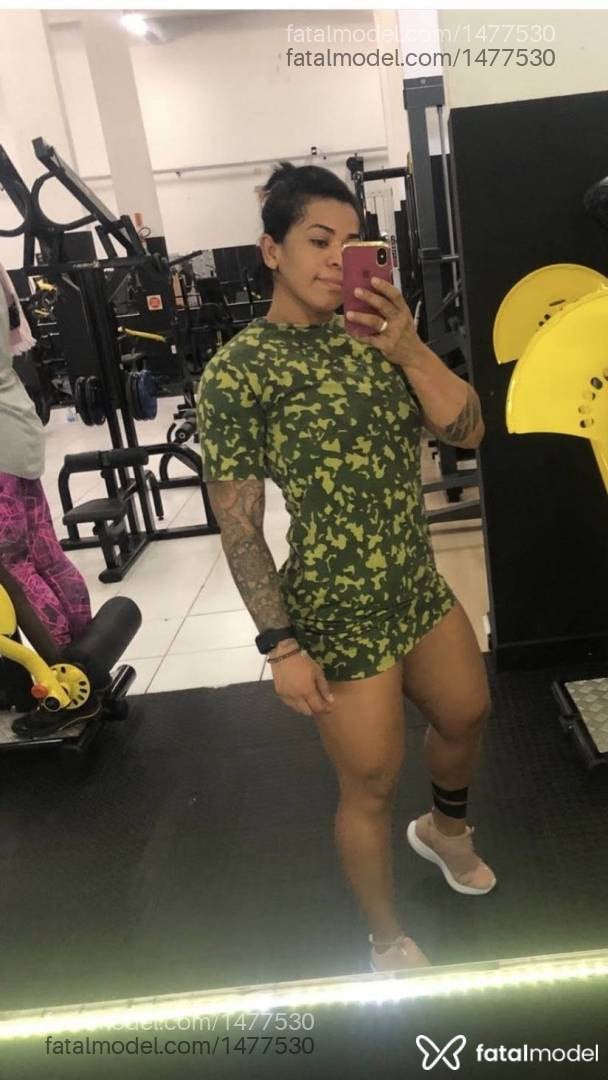 Acompanhante mulher morena (o) de olhos pretos - Lola Olaya