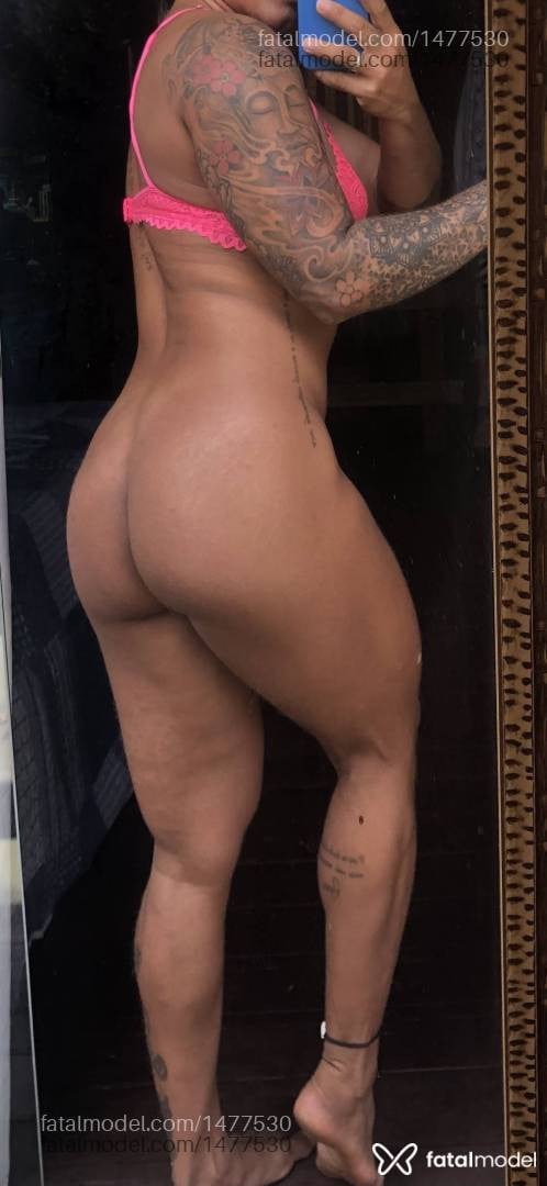 Acompanhante mulher morena (o) de olhos pretos - Lola Olaya