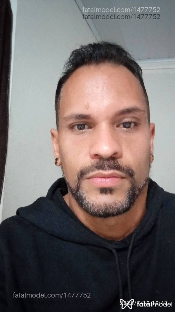 Acompanhante homem com cabelo castanho de olhos castanhos em Vitória da Conquista - Diego Rocha