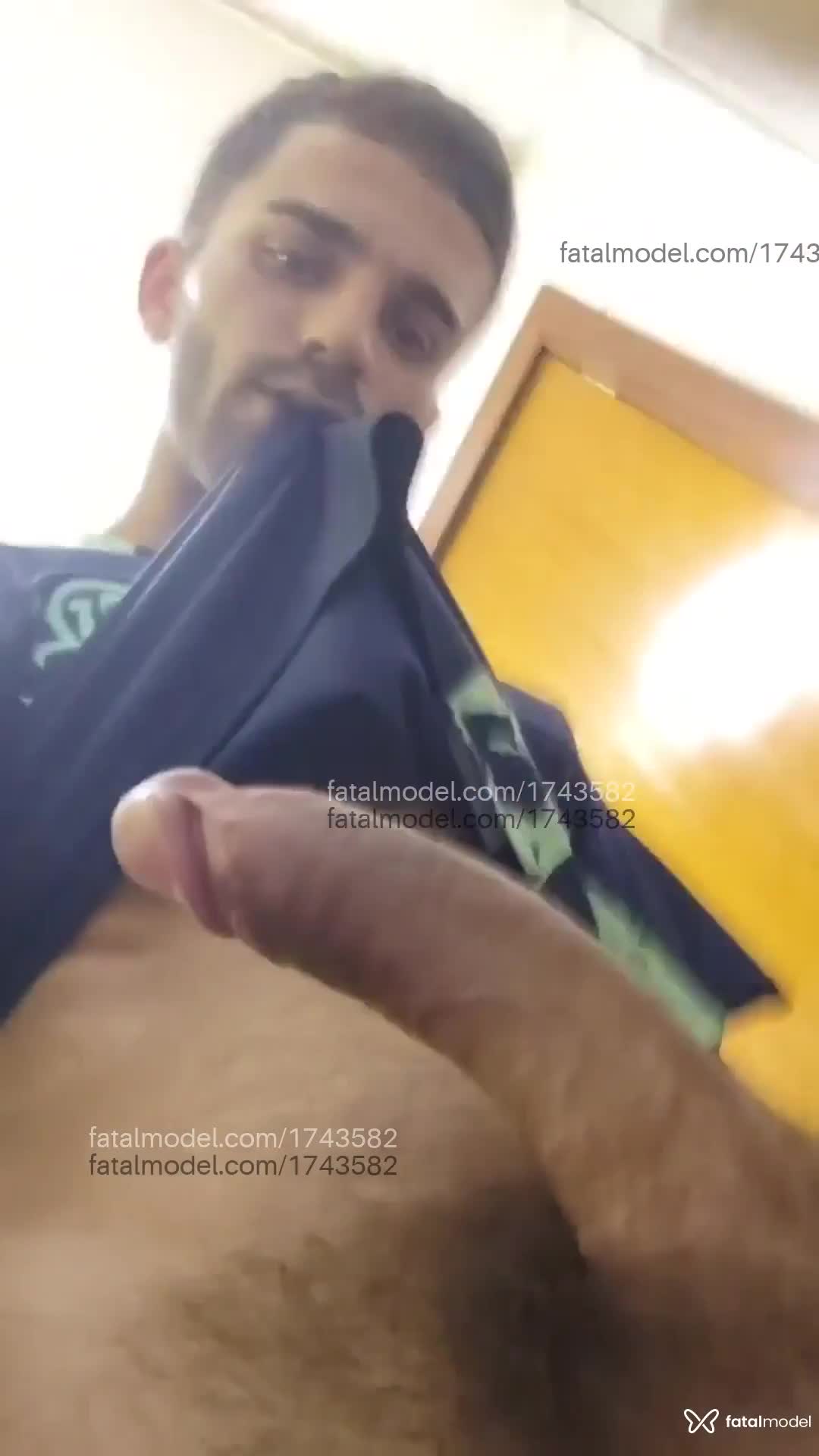 Acompanhante homem morena (o) de olhos pretos em Virtual Acompanhante homem morena (o) de olhos pretos em Virtual - Morenogg