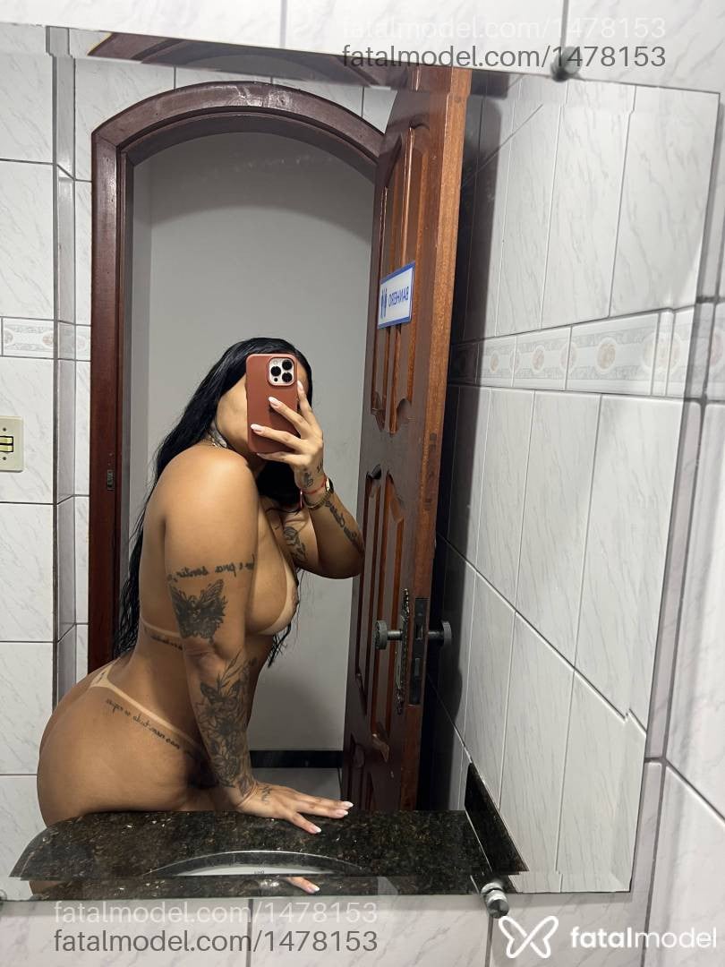 Acompanhante mulher morena (o) de olhos castanhos - Larissa