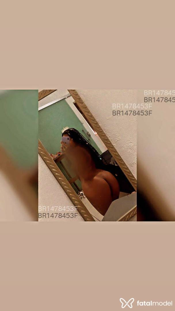 Acompanhante mulher com cabelo castanho de olhos pretos em Macaé - Hadassa Campos