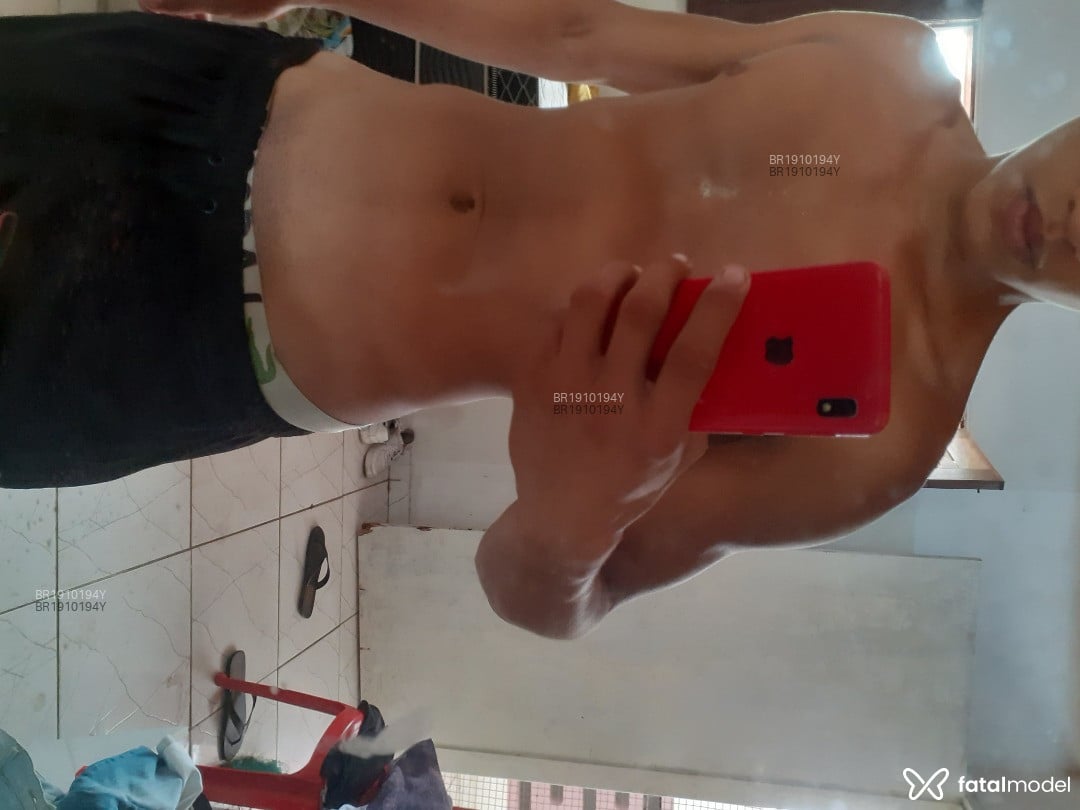 Acompanhante homem com cabelo castanho de olhos castanhos - Jadiaelson jose
