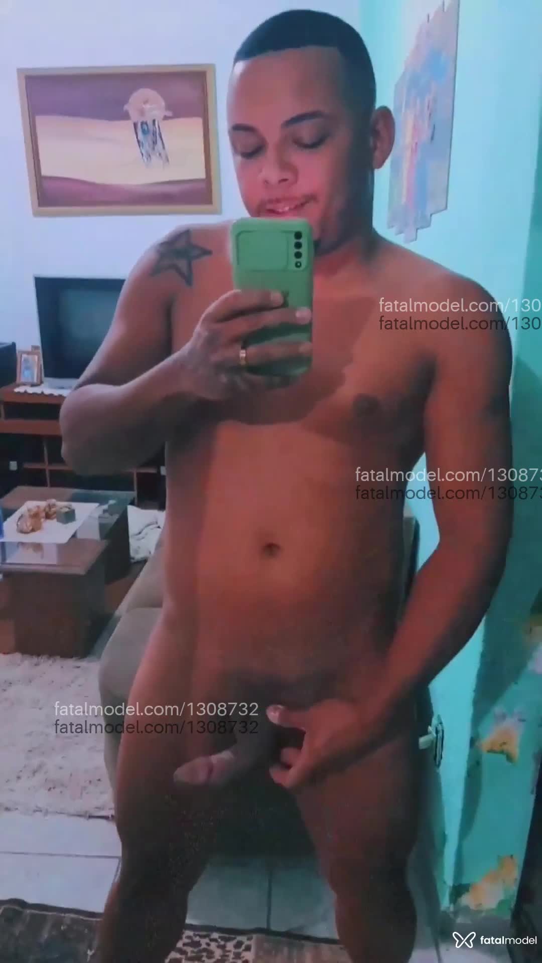 Acompanhante homem morena (o) de olhos castanhos em Mangaratiba - Bittencourt
