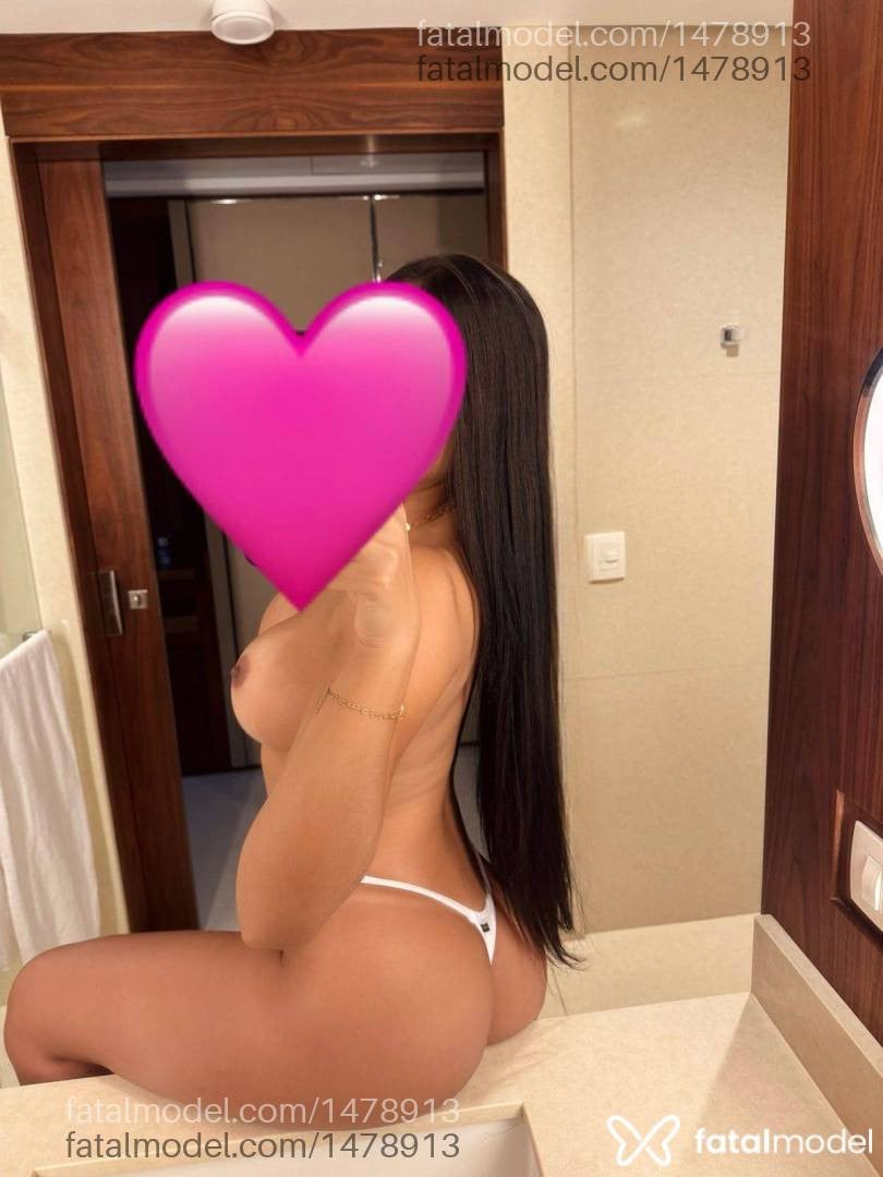 Acompanhante mulher com cabelo castanho de olhos castanhos em Rio de Janeiro Acompanhante mulher com cabelo castanho de olhos castanhos em Rio de Janeiro - Laura