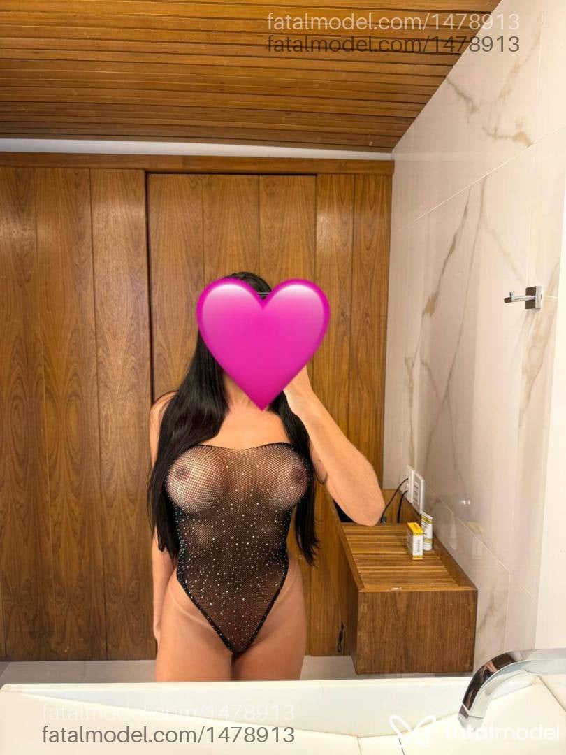 Acompanhante mulher com cabelo castanho de olhos castanhos em Rio de Janeiro Acompanhante mulher com cabelo castanho de olhos castanhos em Rio de Janeiro - Laura
