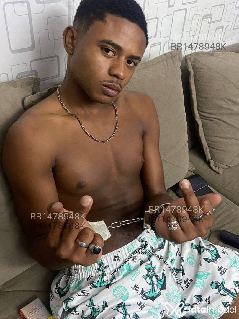 Acompanhante homem morena (o) de olhos pretos em Vitória Acompanhante homem morena (o) de olhos pretos em Vitória - Hugo Ramos