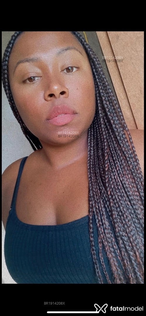 Acompanhante mulher com cabelo castanho de olhos castanhos em São Paulo Acompanhante mulher com cabelo castanho de olhos castanhos em São Paulo - Claudia