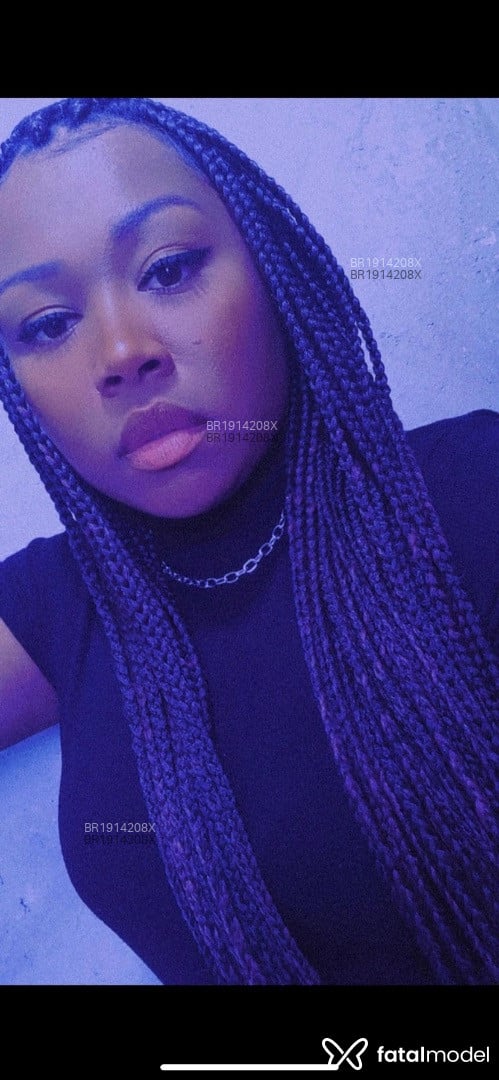 Acompanhante mulher com cabelo castanho de olhos castanhos em São Paulo Acompanhante mulher com cabelo castanho de olhos castanhos em São Paulo - Claudia